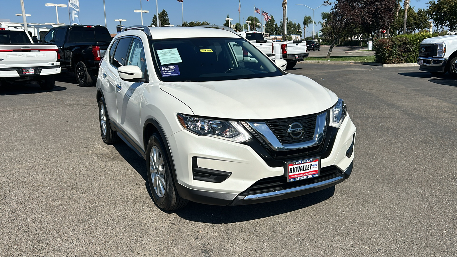 2020 Nissan Rogue SV 1