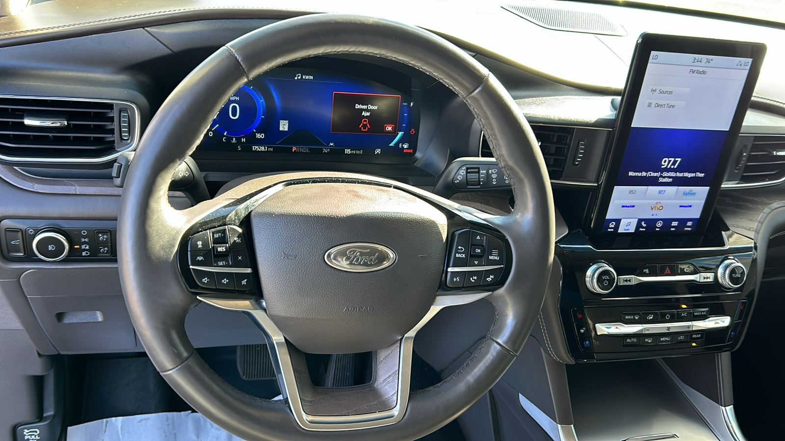 2023 Ford Explorer Platinum 21