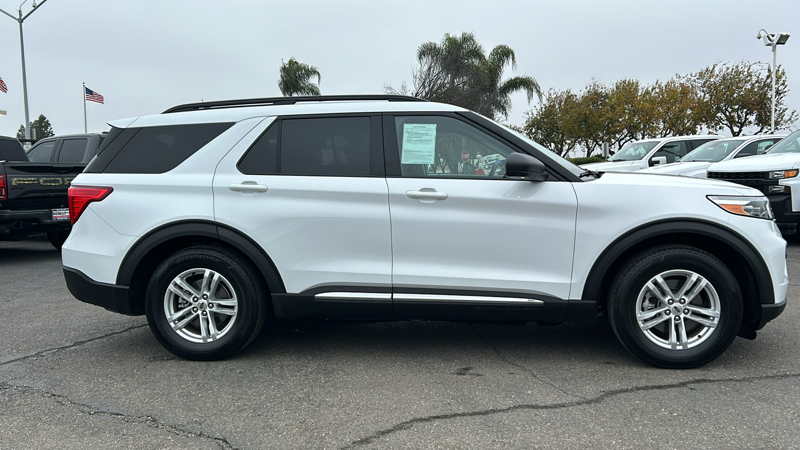 2021 Ford Explorer XLT 2