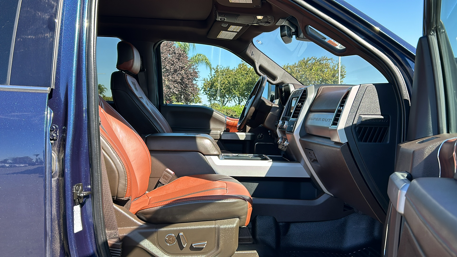 2019 Ford F-450SD King Ranch 11