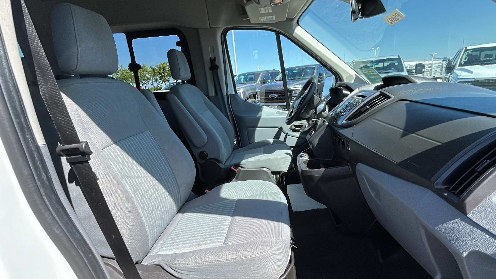2017 Ford Transit-350 XLT 11