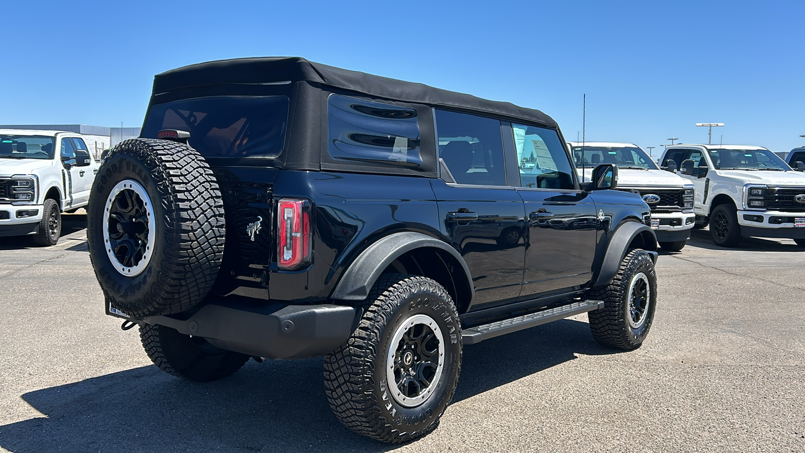 2022 Ford Bronco Outer Banks 3