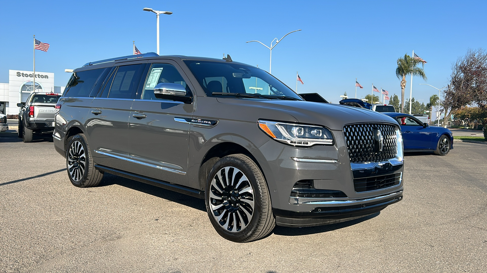 2023 Lincoln Navigator L Black Label 1