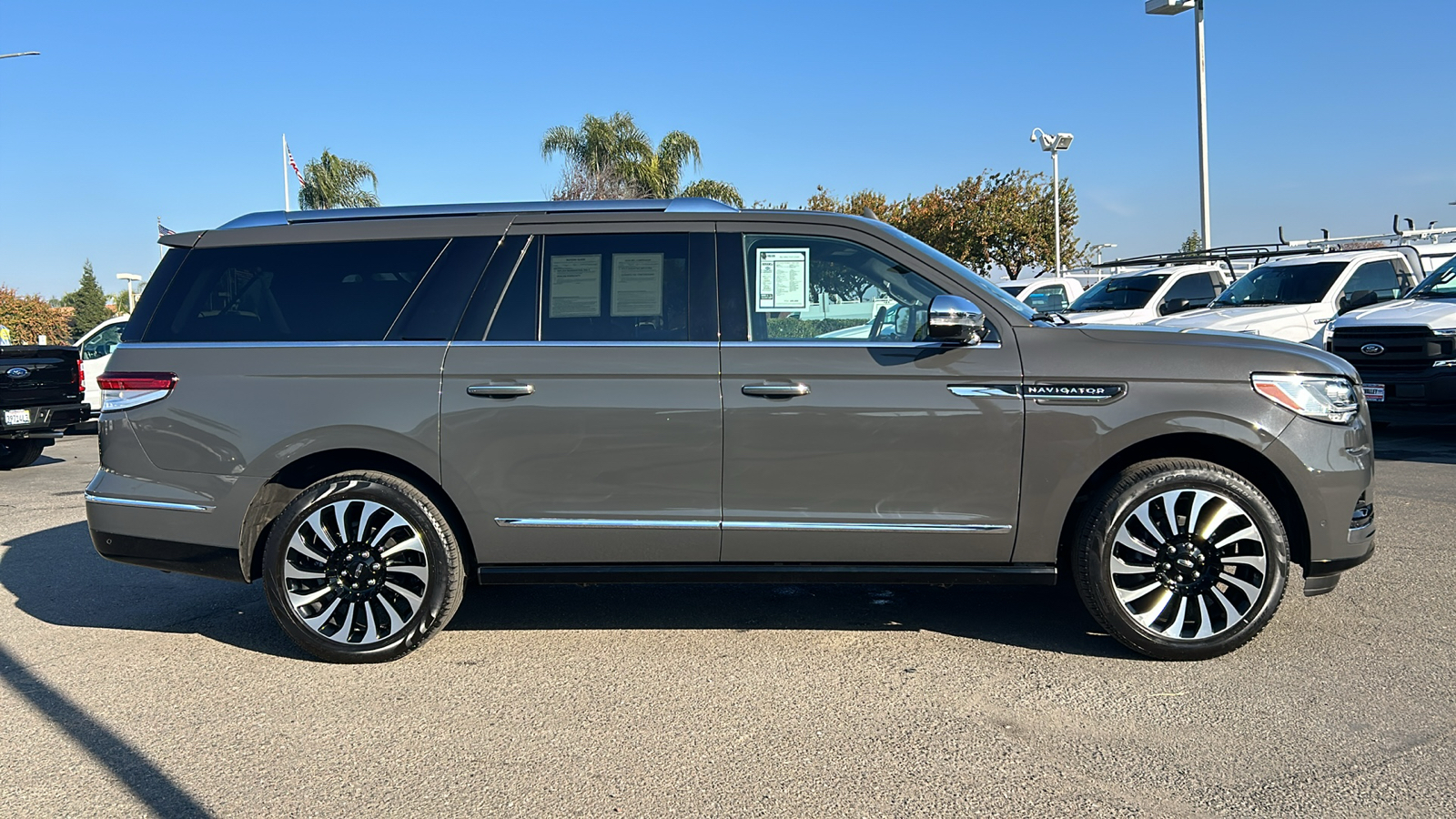 2023 Lincoln Navigator L Black Label 2