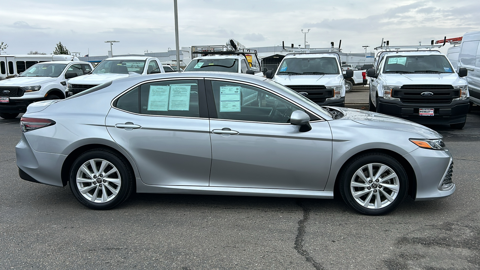 2022 Toyota Camry LE 2