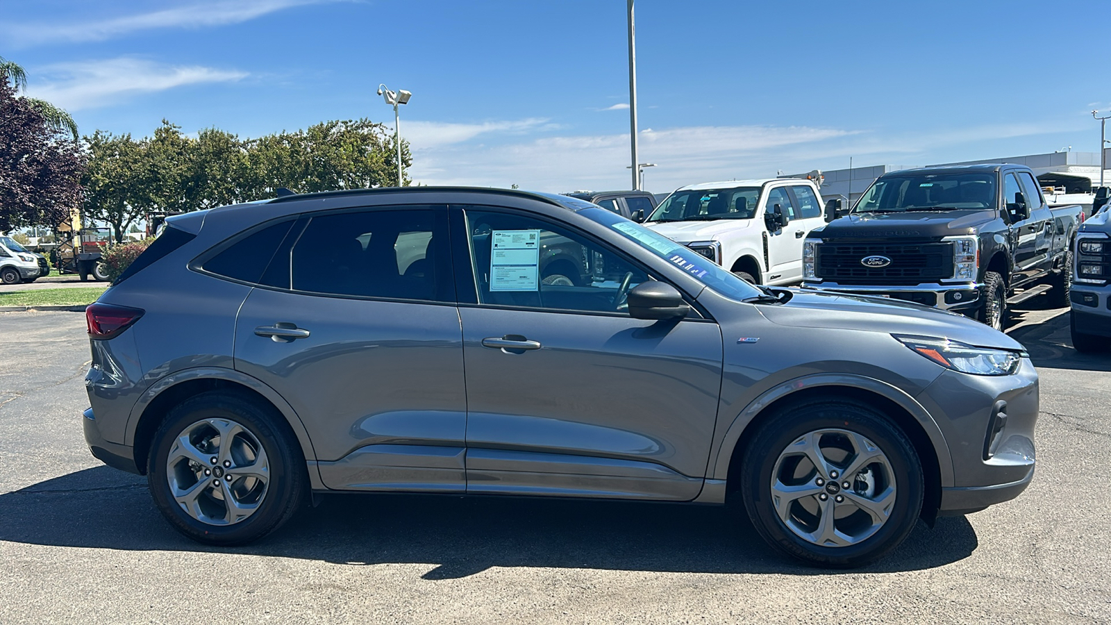 2023 Ford Escape ST-Line 2