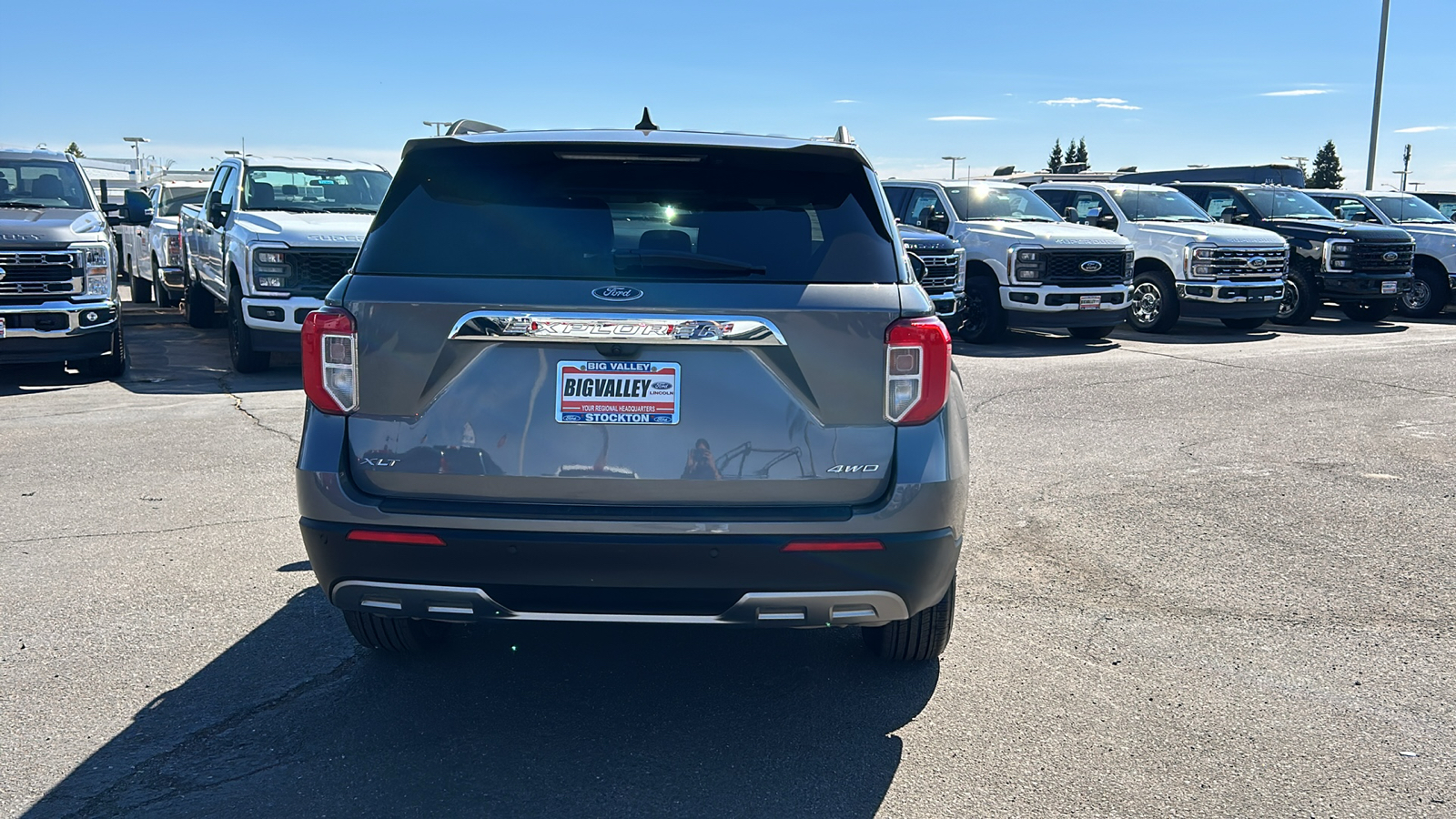 2023 Ford Explorer XLT 4