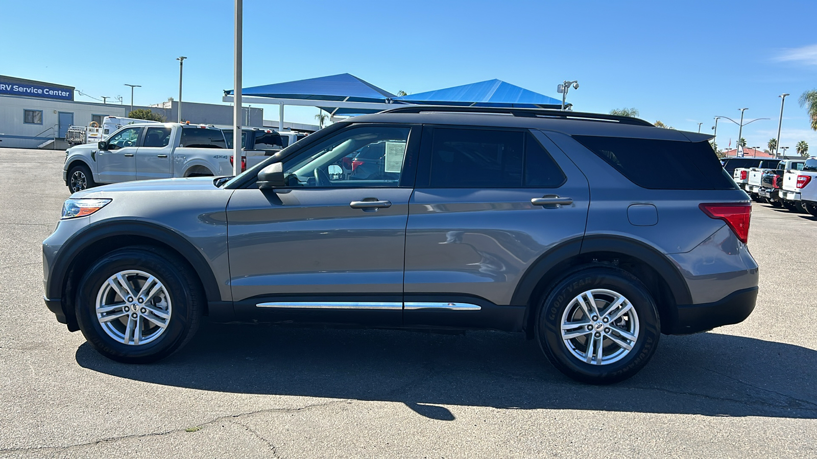 2023 Ford Explorer XLT 7