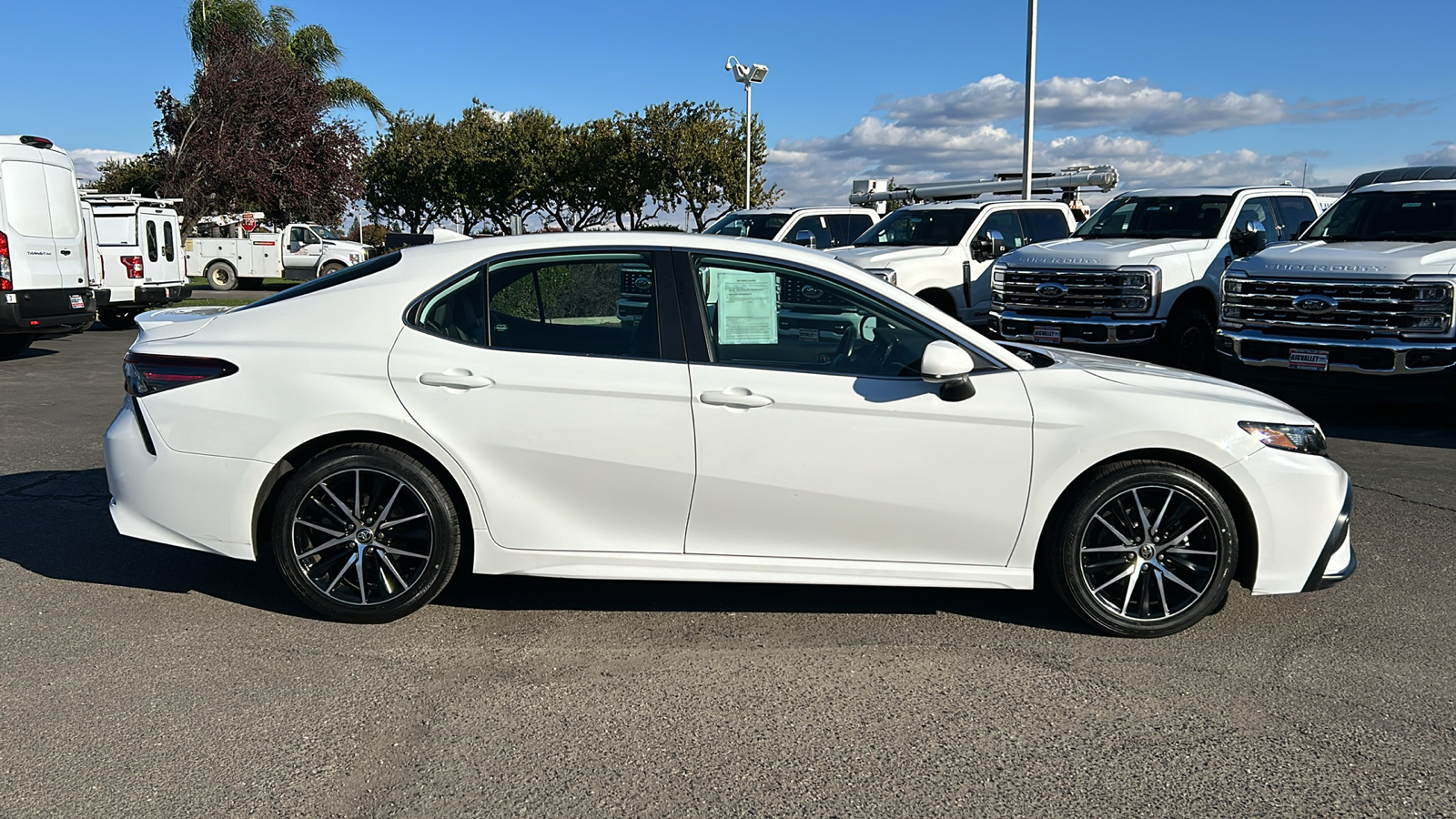 2021 Toyota Camry SE 2