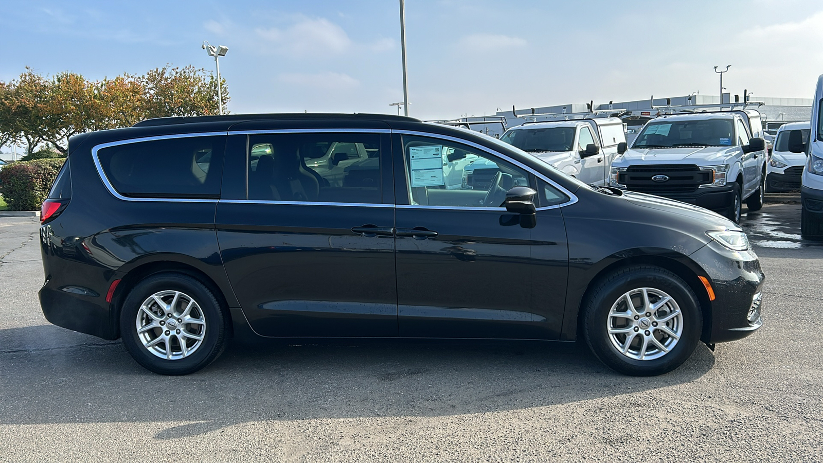 2022 Chrysler Pacifica Touring L 2