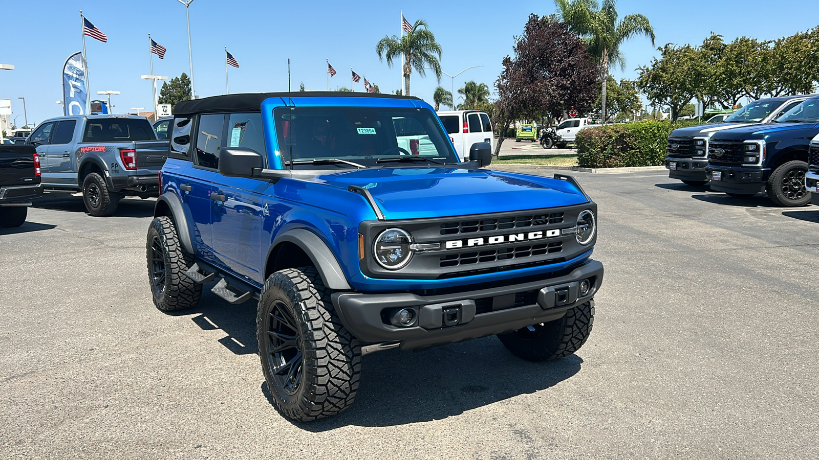 2024 Ford Bronco Black Diamond 1