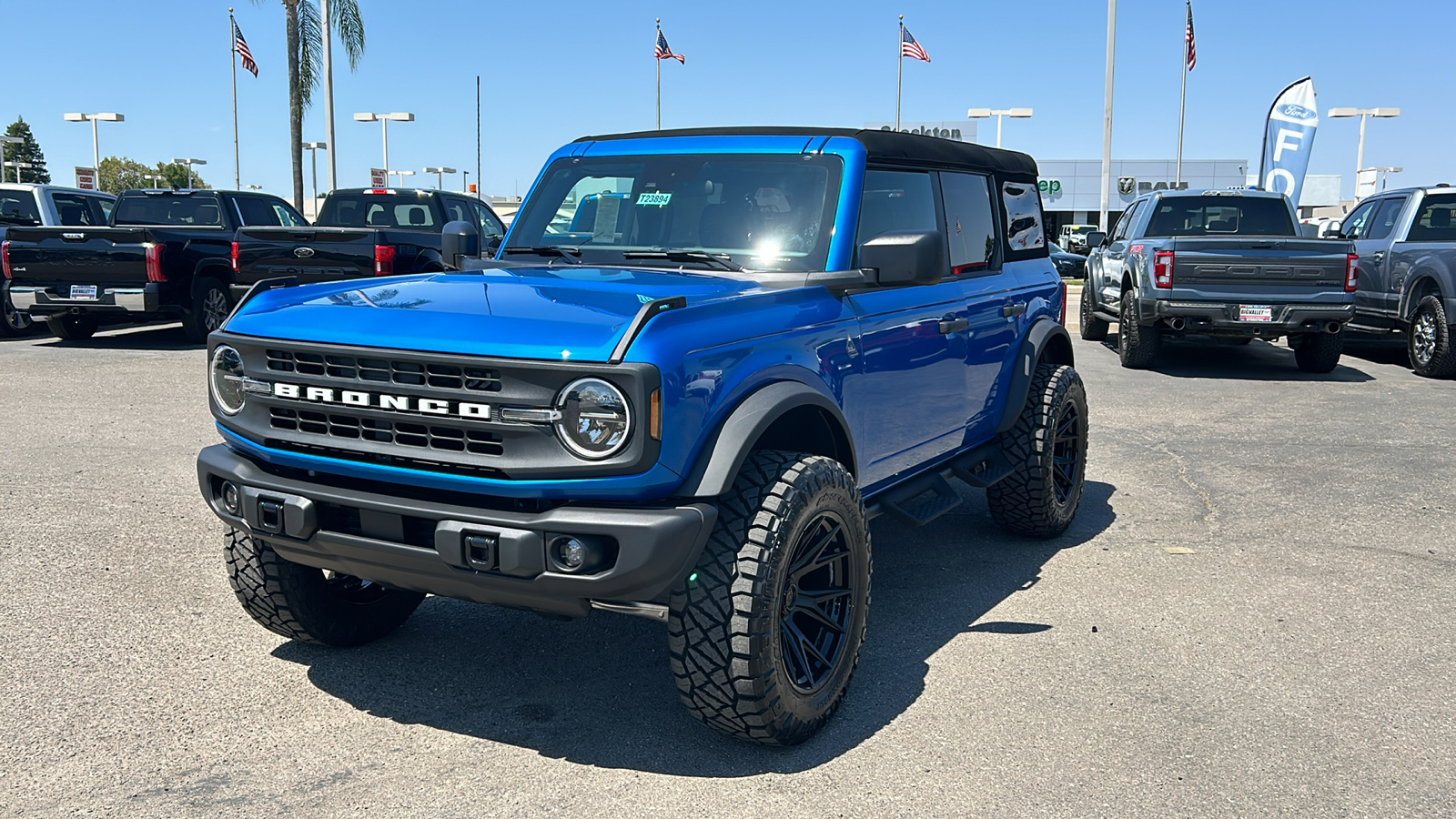 2024 Ford Bronco Black Diamond 8