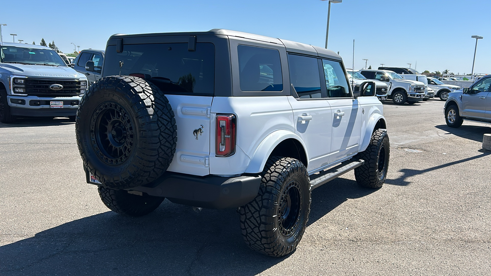 2024 Ford Bronco Outer Banks 3