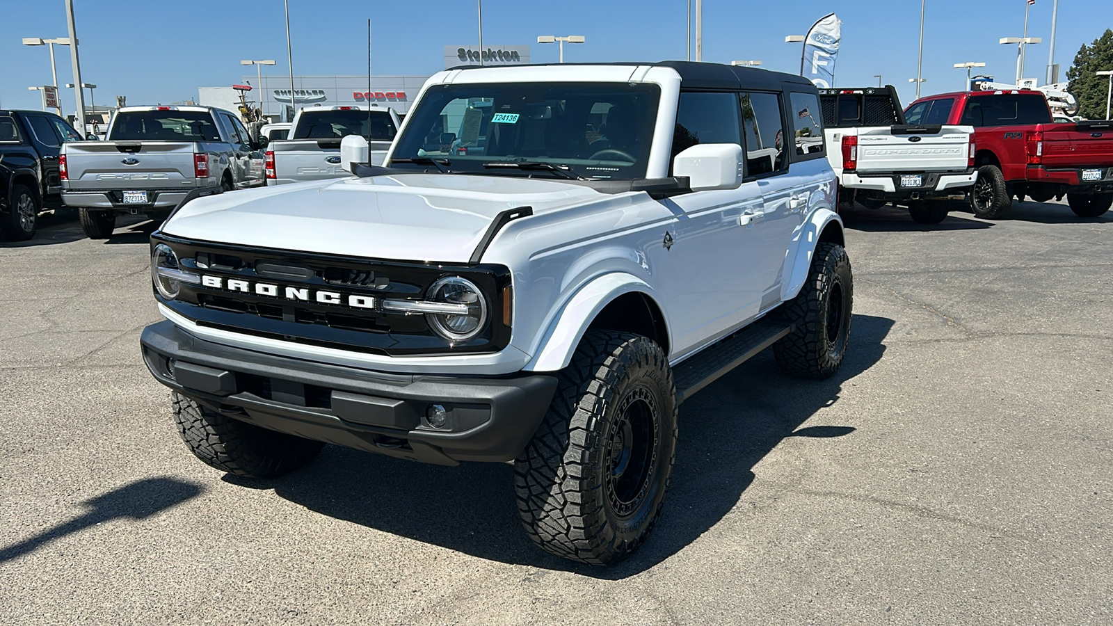 2024 Ford Bronco Outer Banks 8