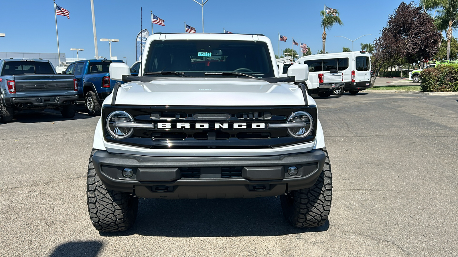 2024 Ford Bronco Outer Banks 9