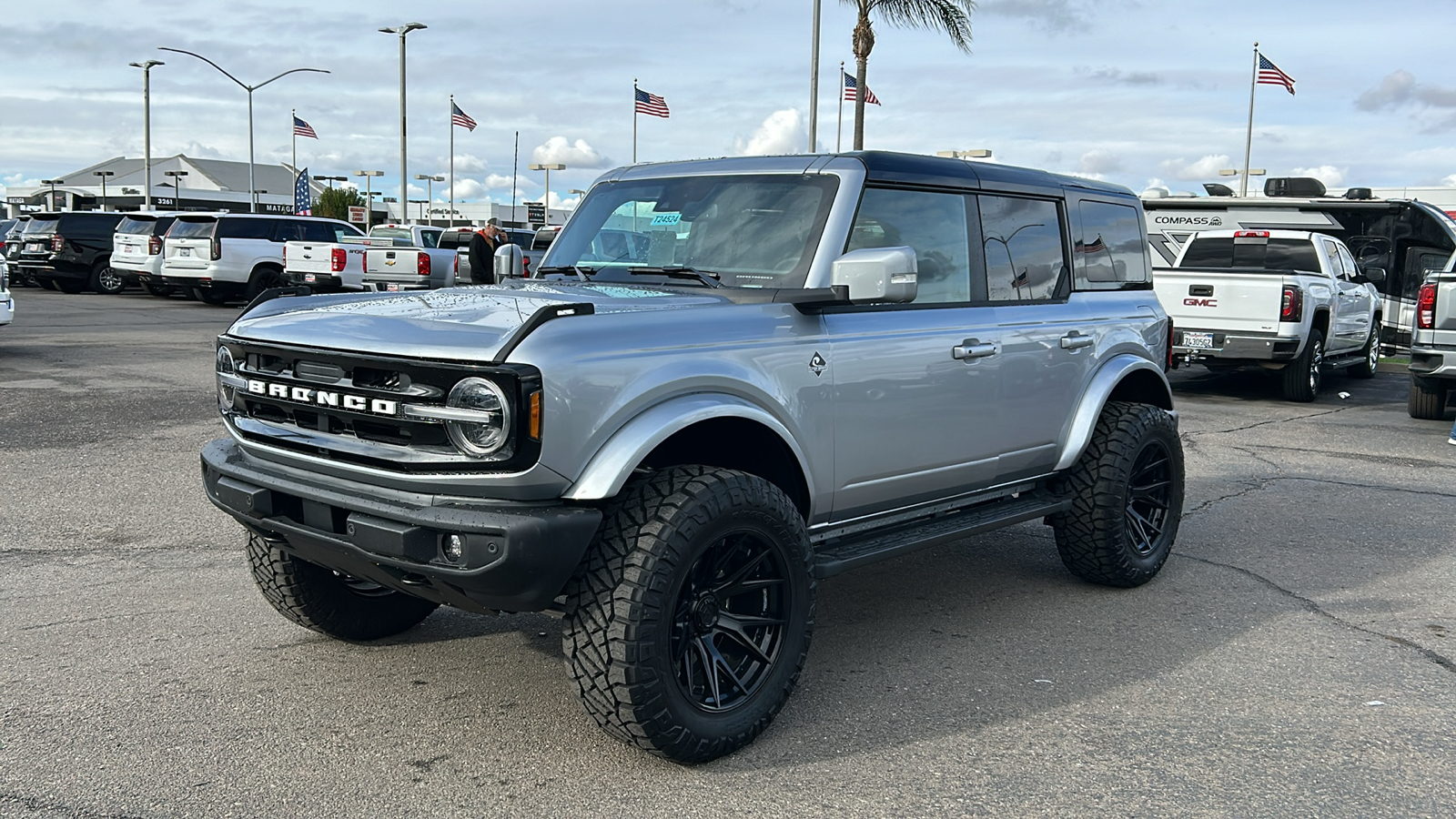 2024 Ford Bronco Outer Banks 8