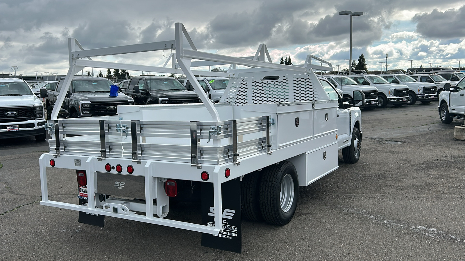 2023 Ford F-350SD Contractor Body 3