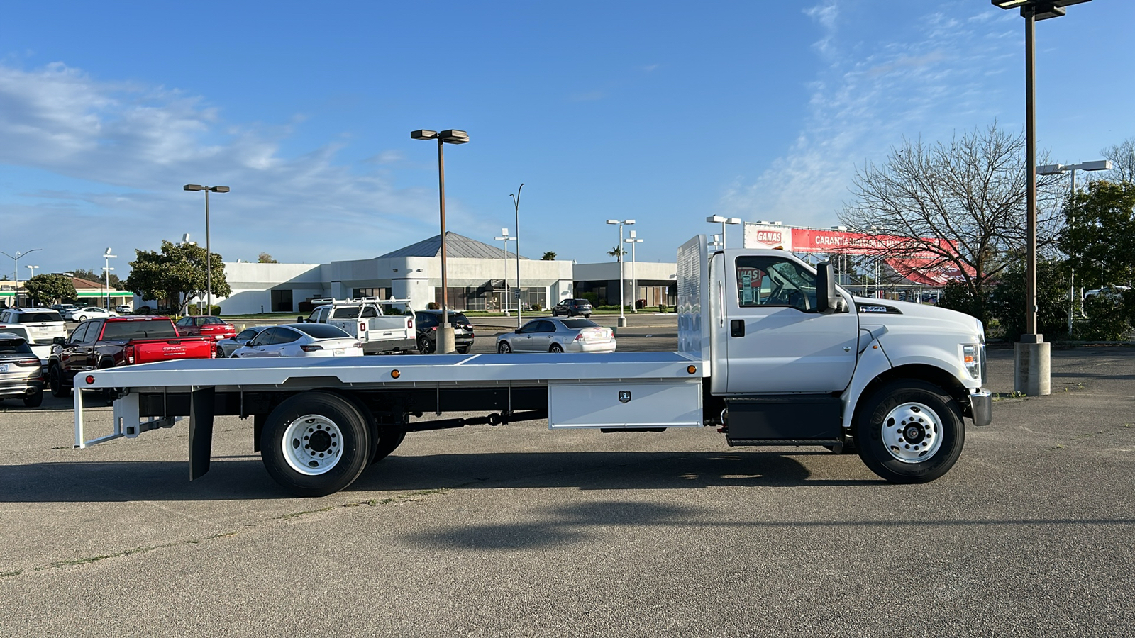 2024 Ford F-650SD 20-Foot Flatbed 2