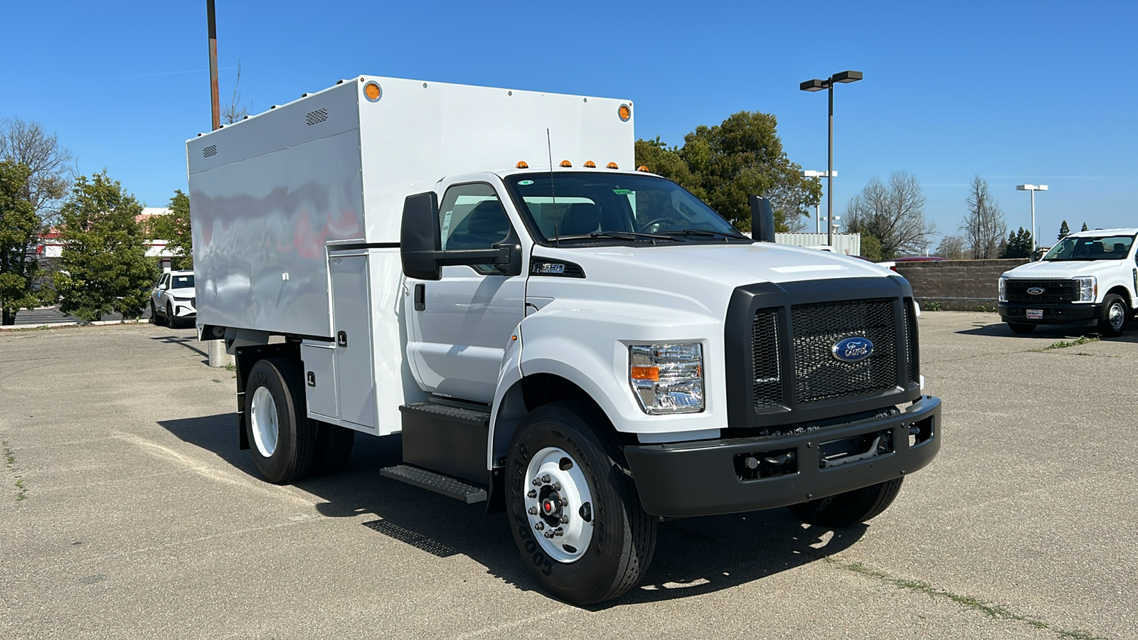 2024 Ford F-650SD Base 1