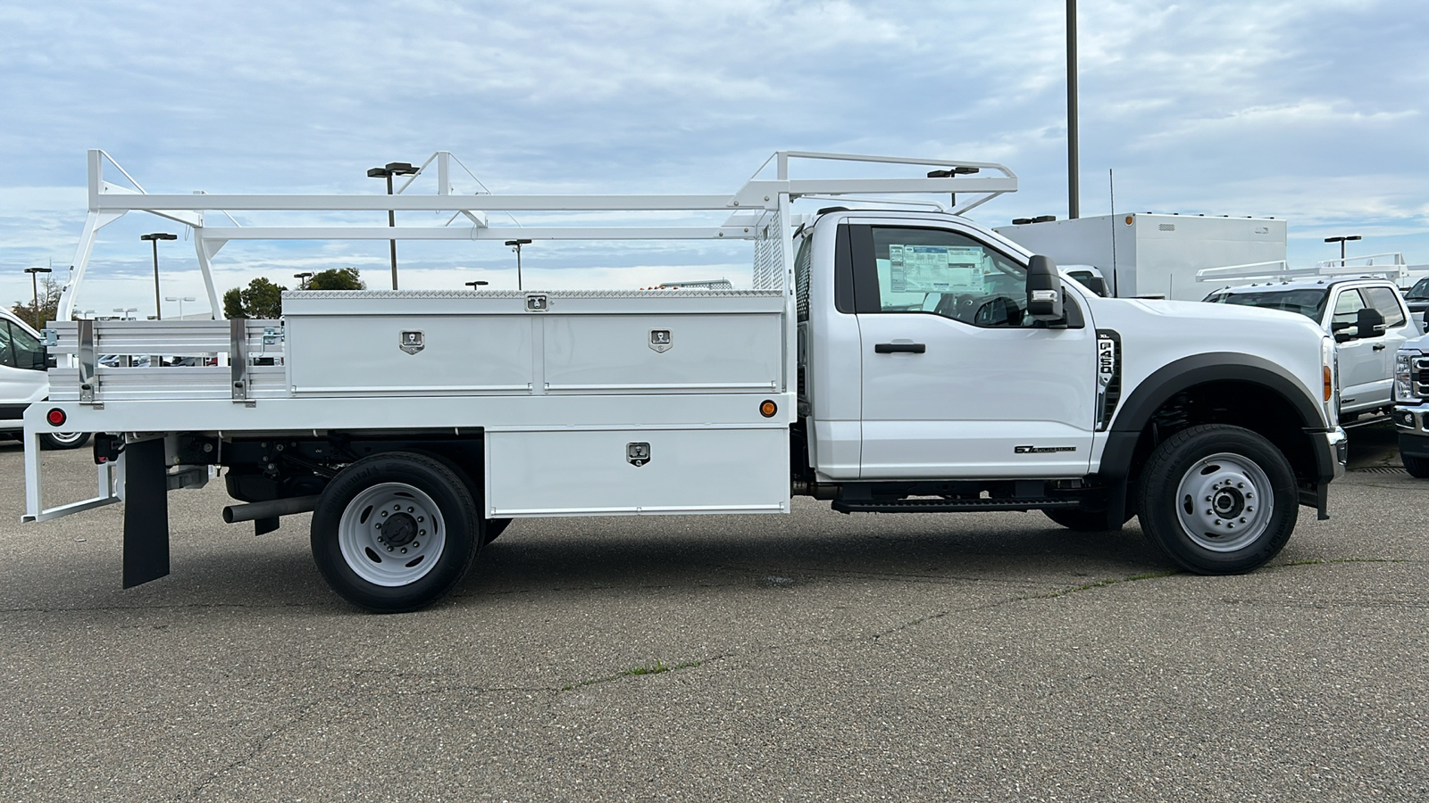 2024 Ford F-450SD Contractor Body 2