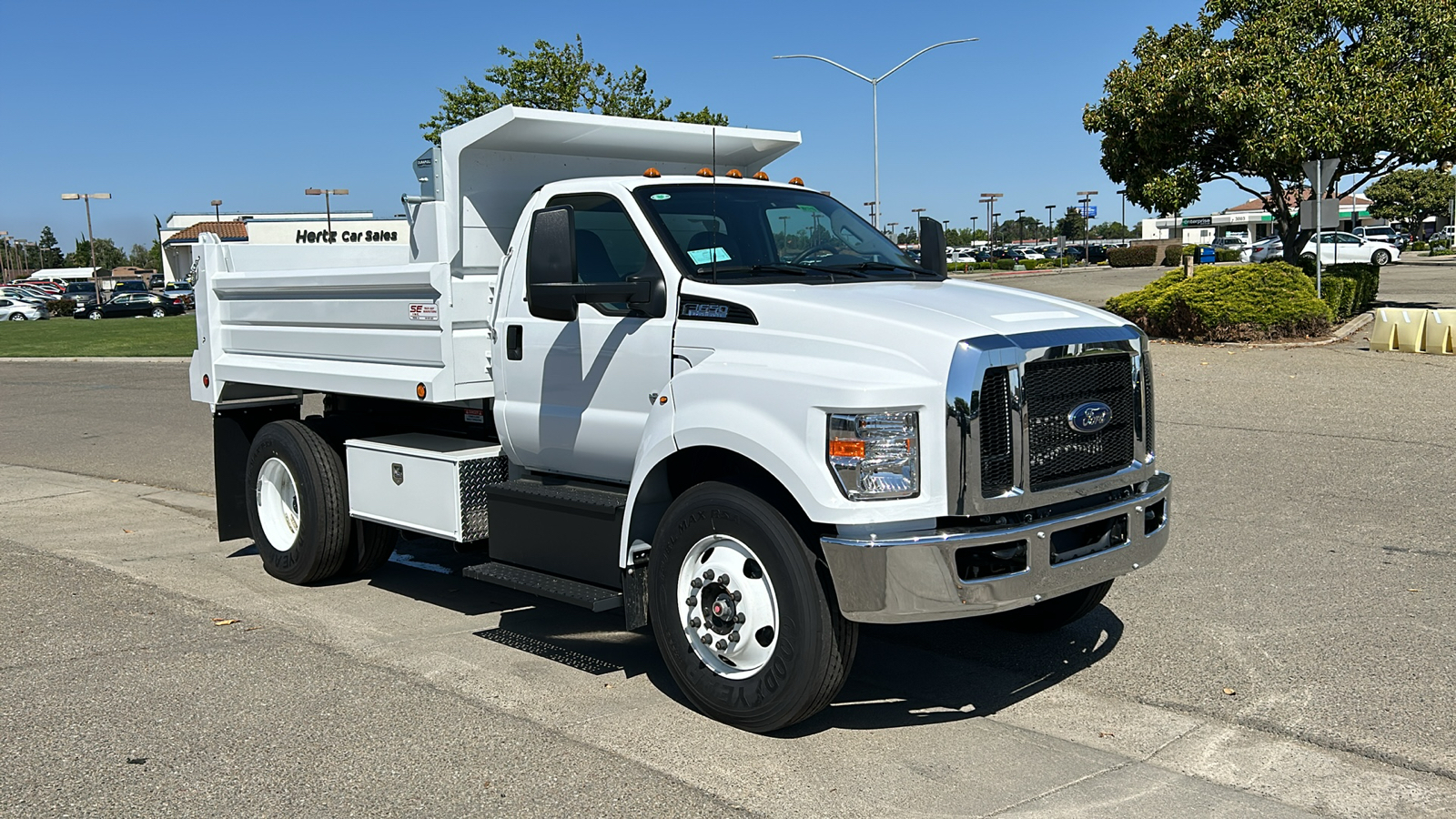 2025 Ford F-650SD Base 1