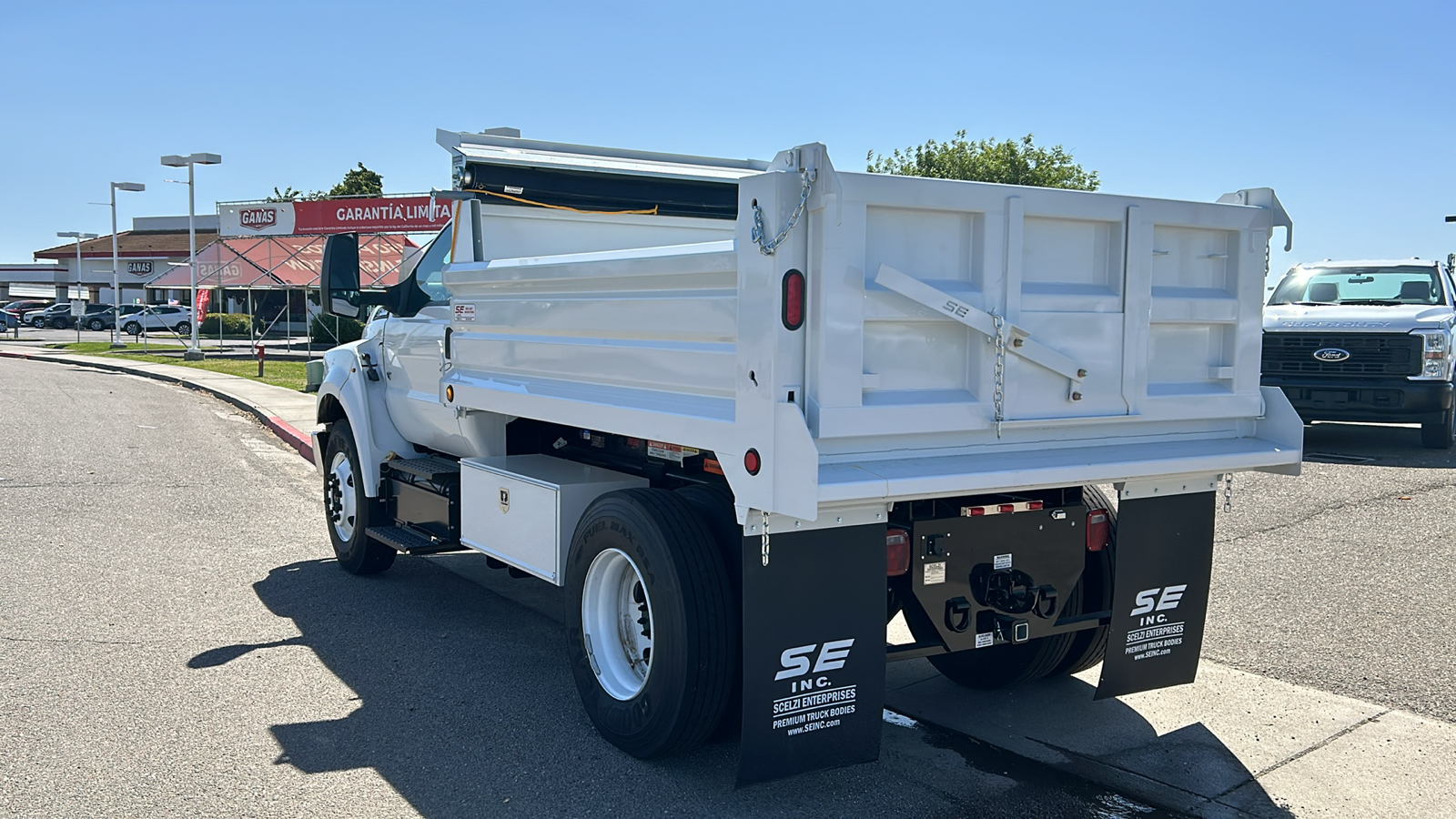 2025 Ford F-650SD Base 5