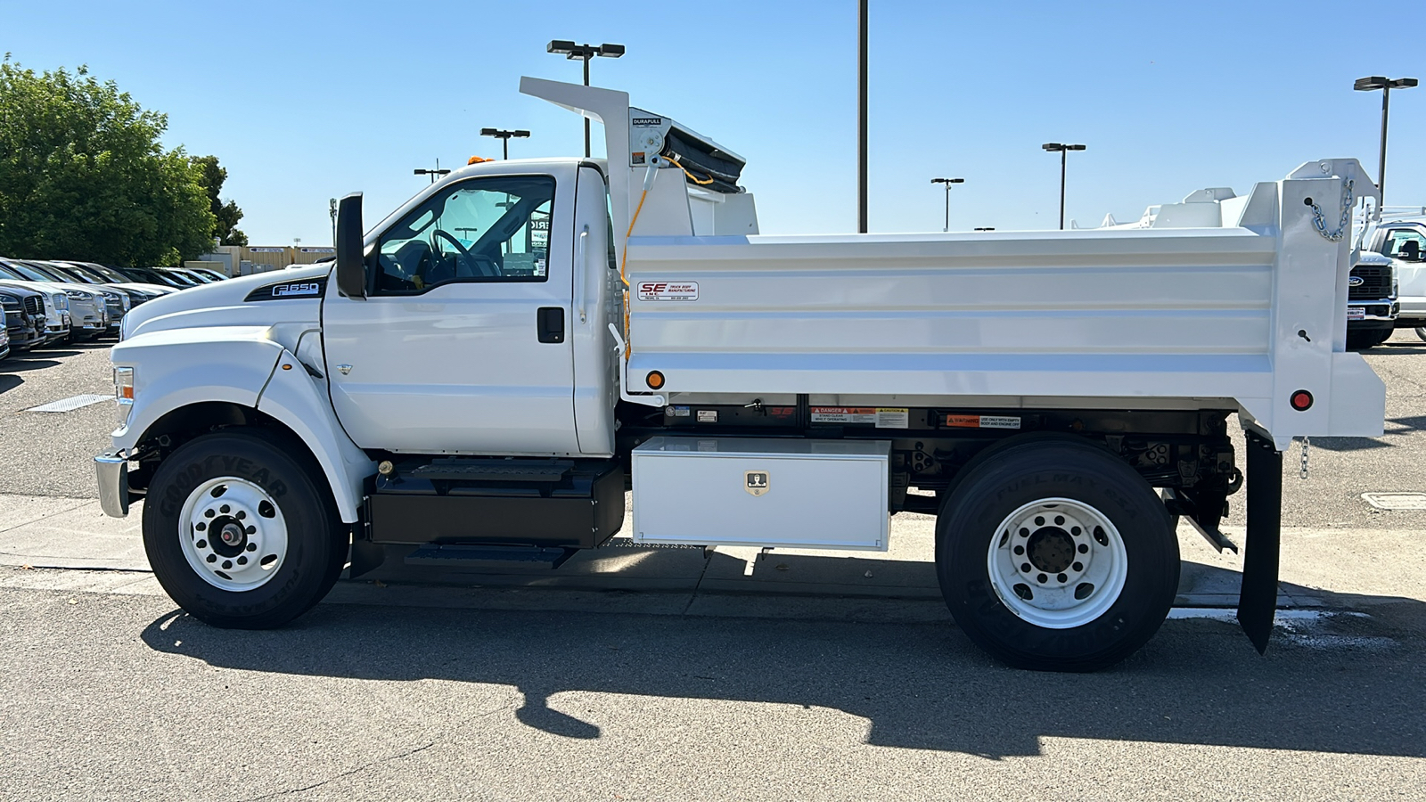 2025 Ford F-650SD Base 6