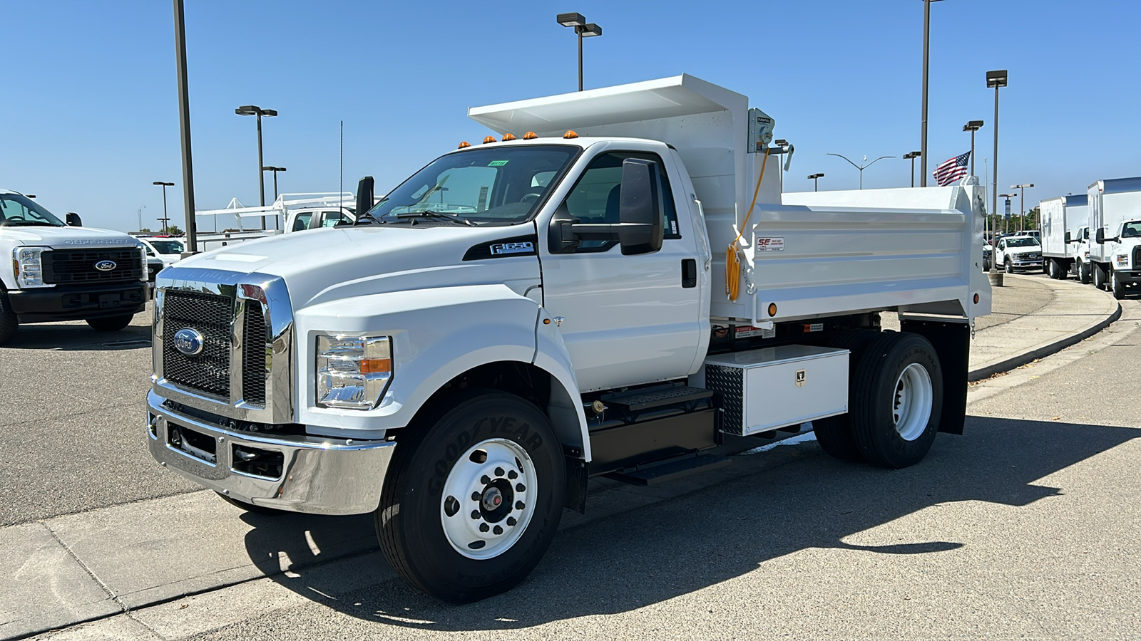 2025 Ford F-650SD Base 7