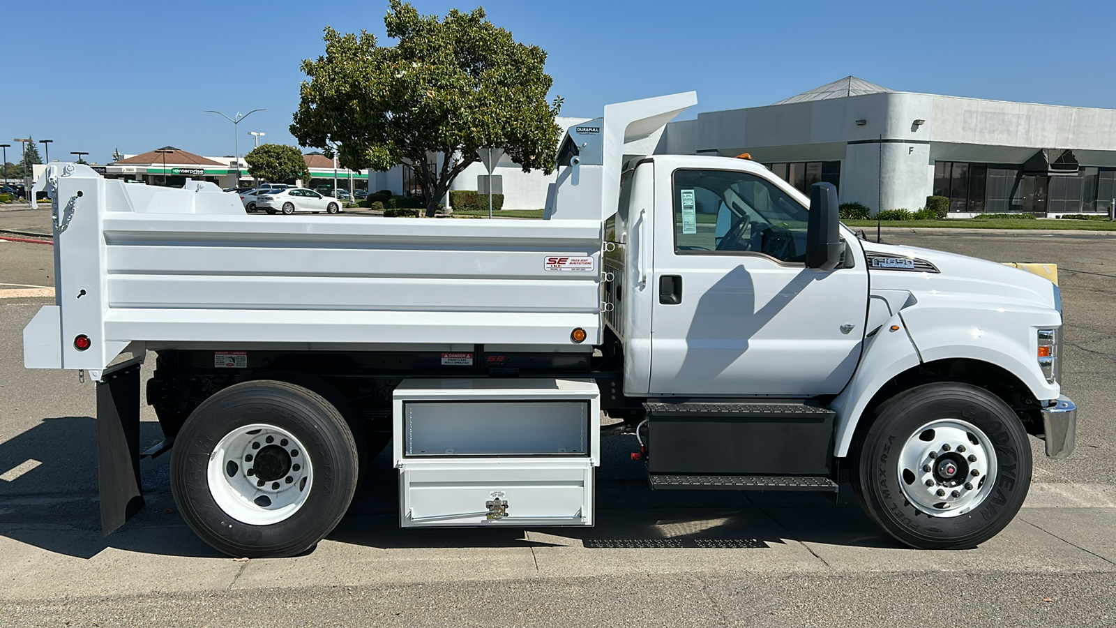 2025 Ford F-650SD Base 4
