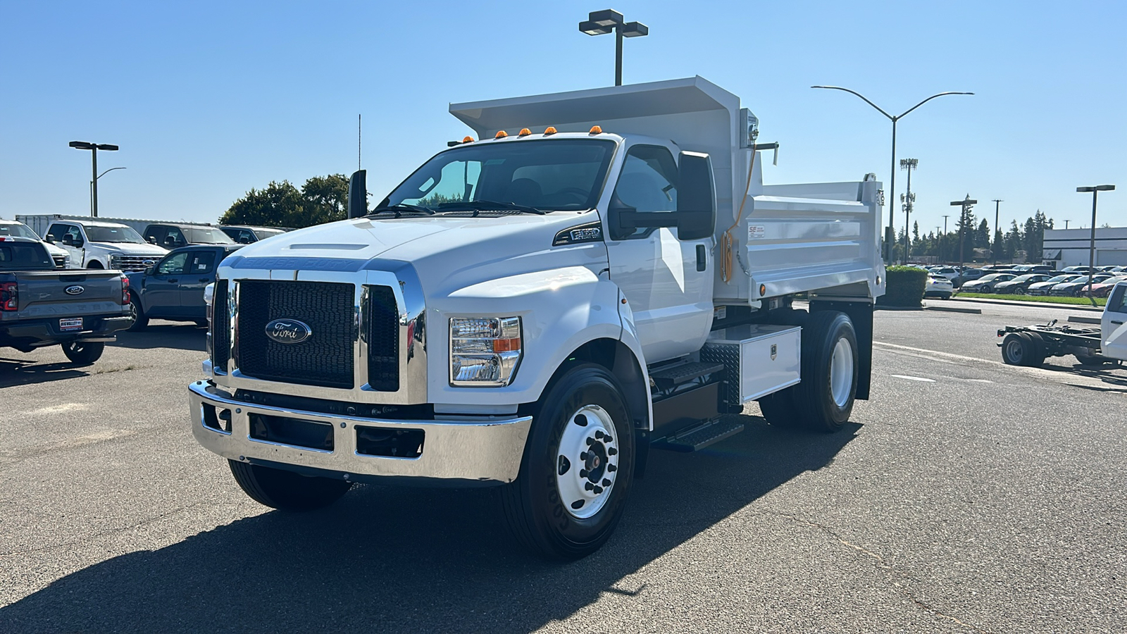 2025 Ford F-650SD Base 1