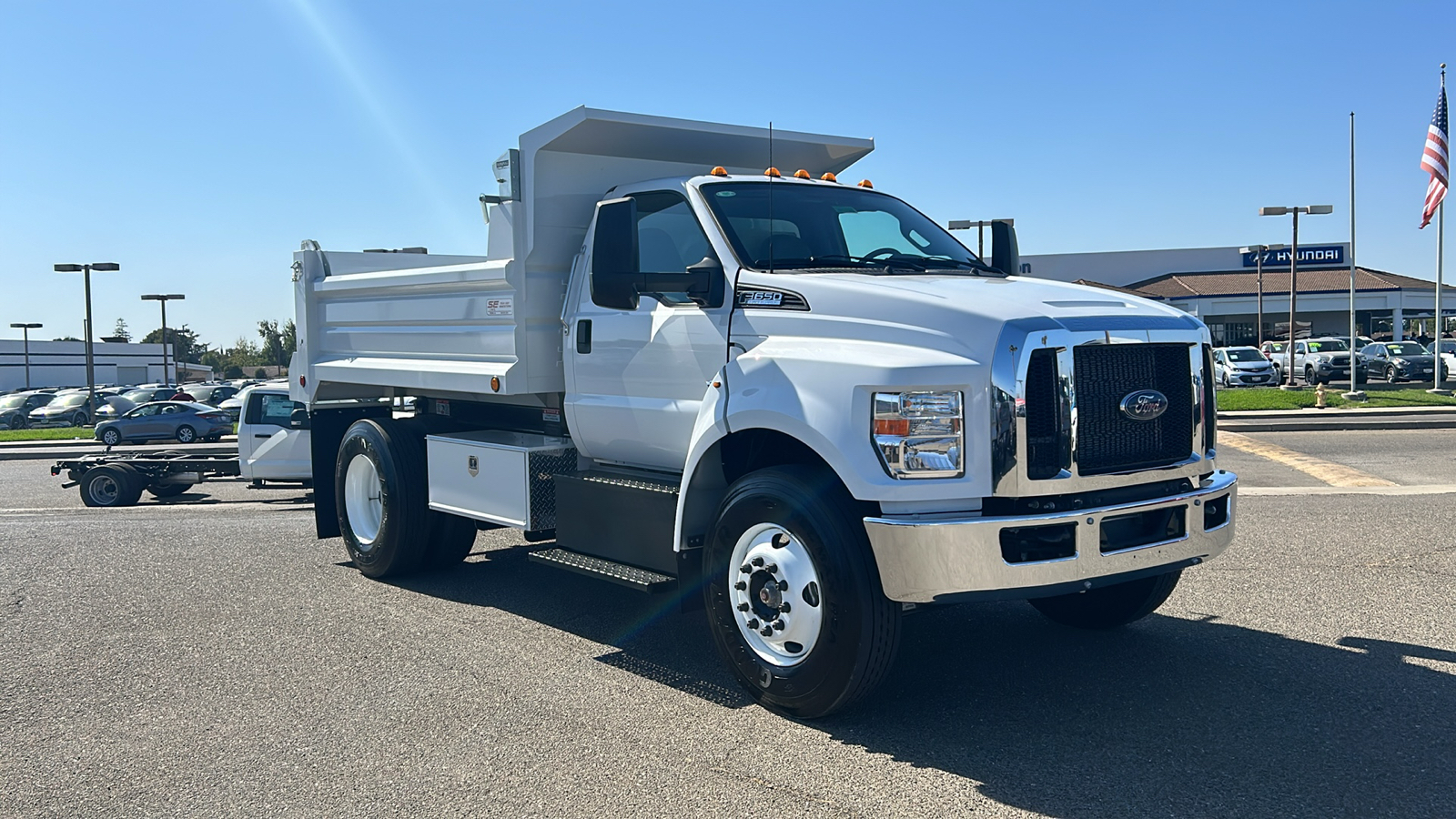 2025 Ford F-650SD Base 3