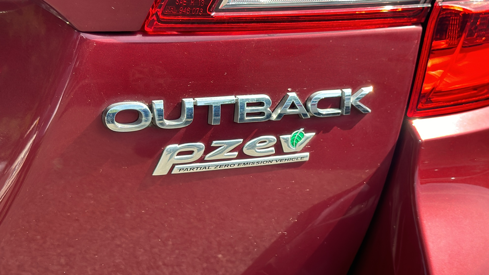 2017 Subaru Outback 2.5i Limited with EyeSight+Navi+HBA+Reverse Auto B 32