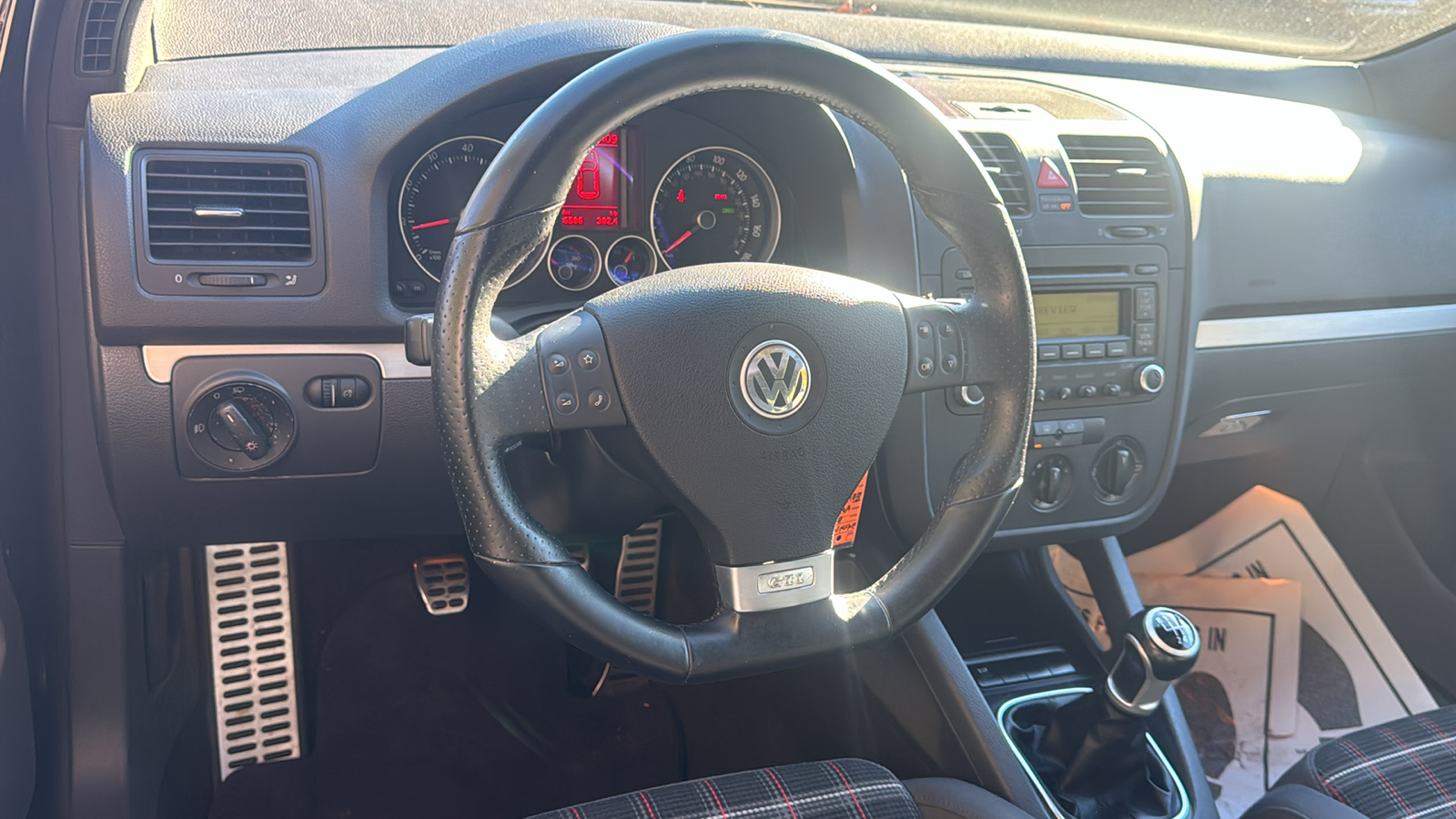 2006 Volkswagen GTI 2-Door 12