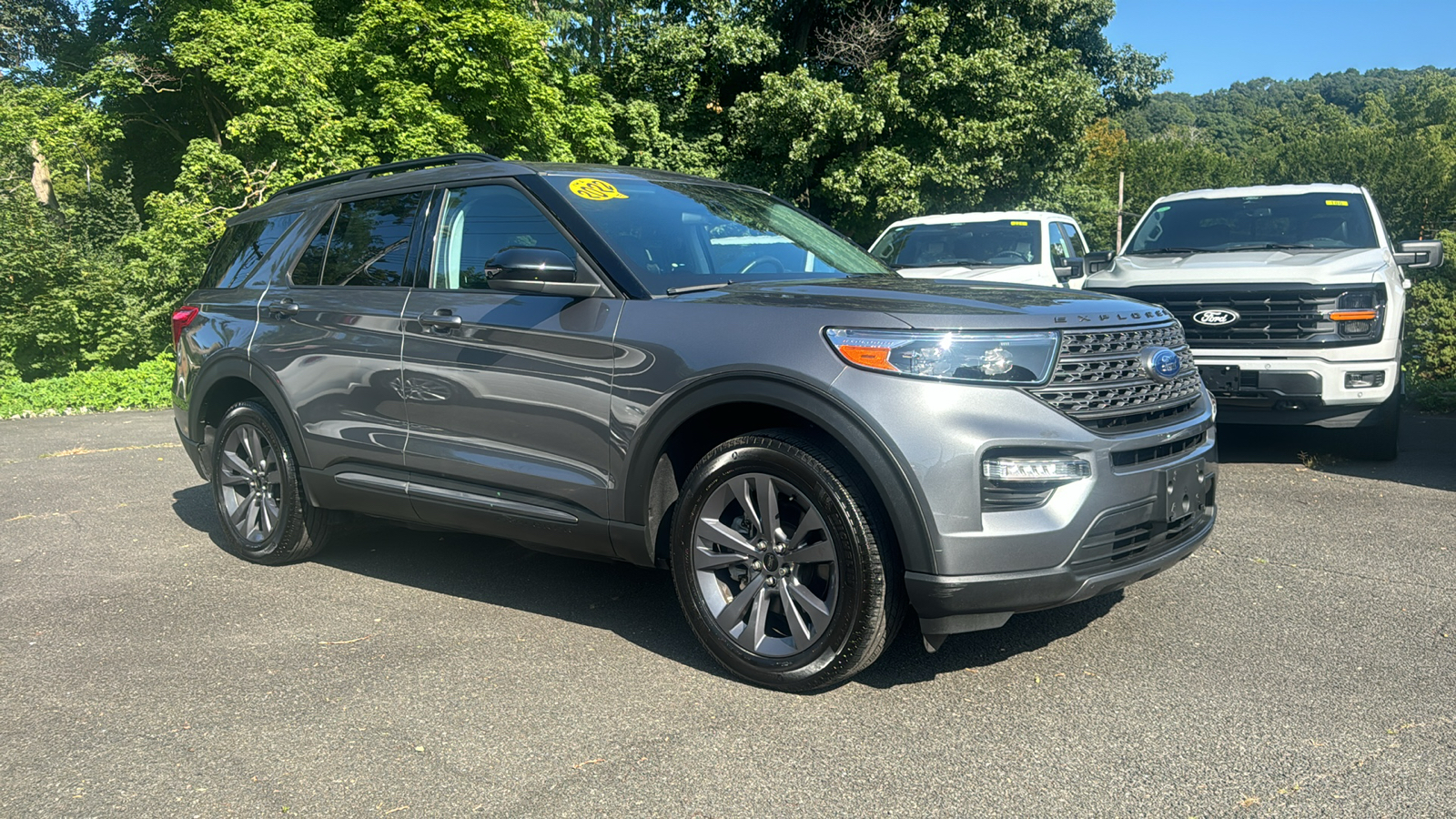 2022 Ford Explorer XLT 1