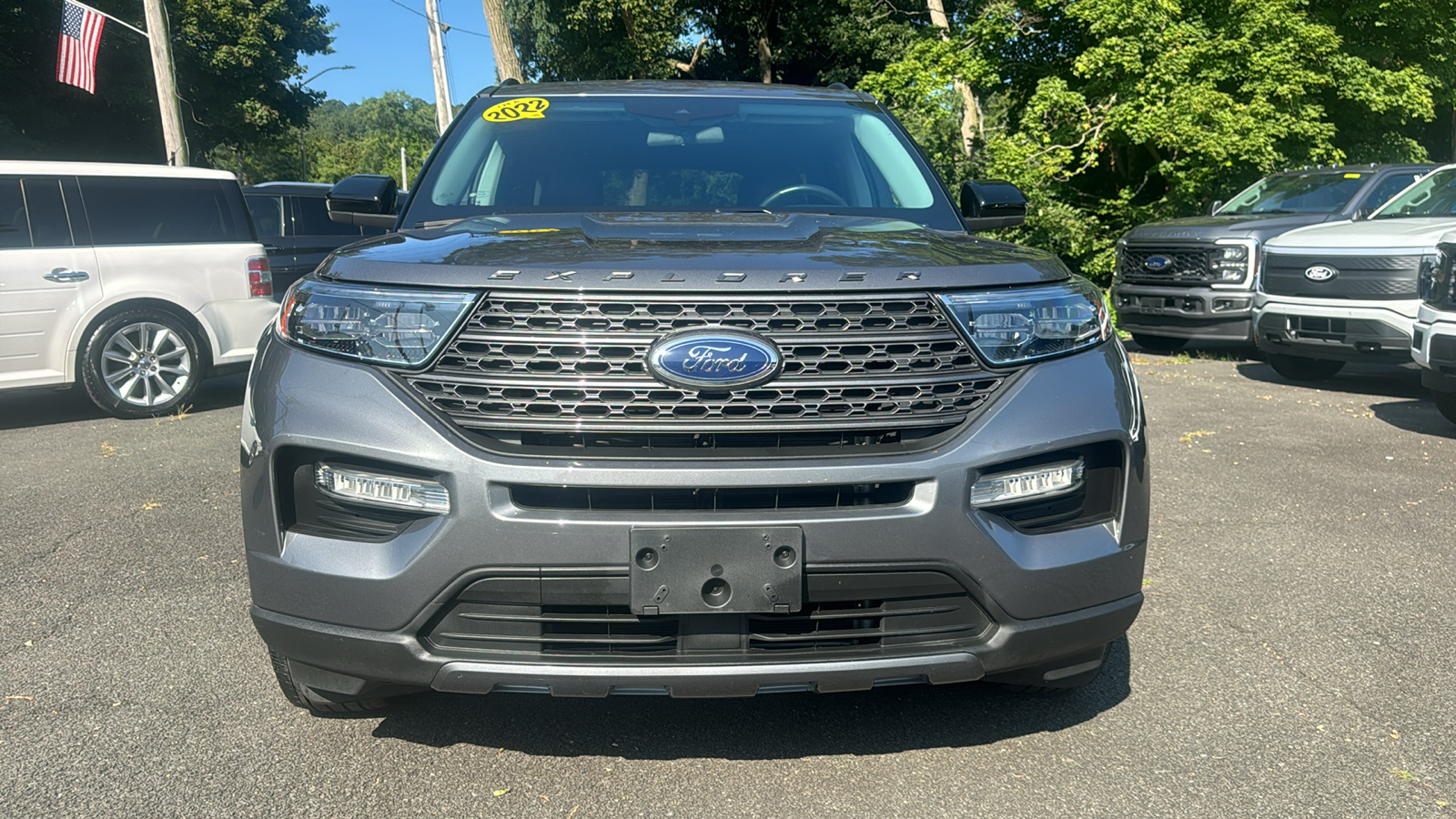 2022 Ford Explorer XLT 2