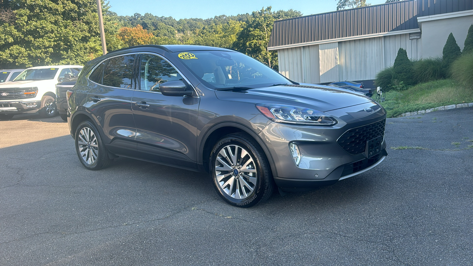 2022 Ford Escape Titanium 1