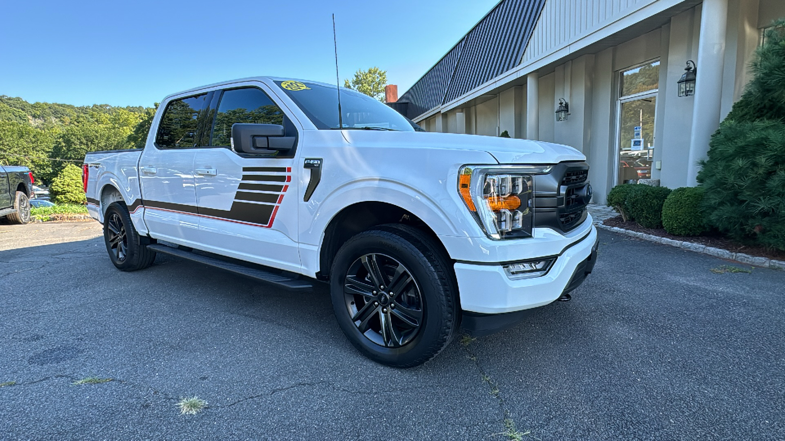 2021 Ford F-150 XLT 1