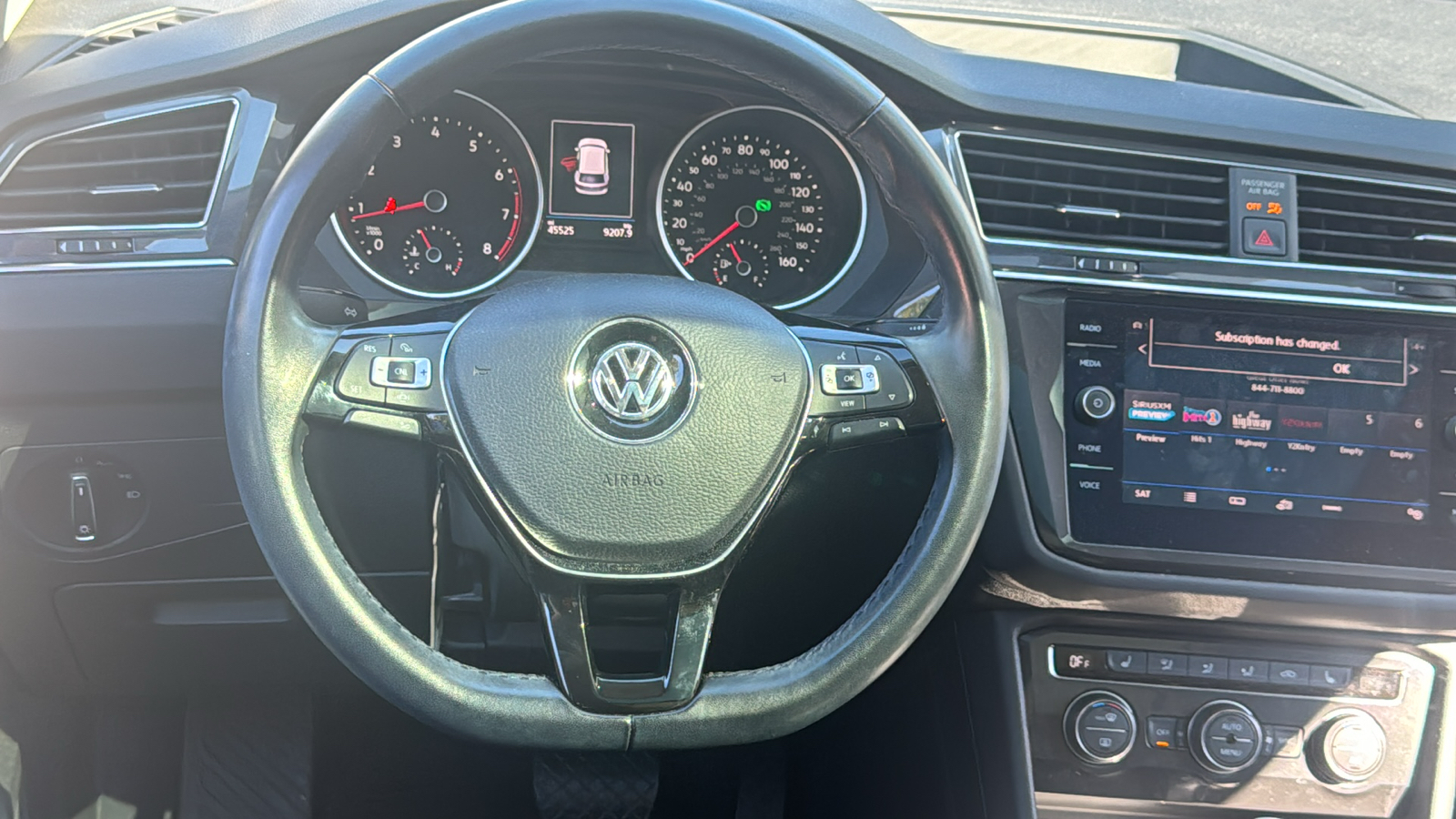 2019 Volkswagen Tiguan SE 9