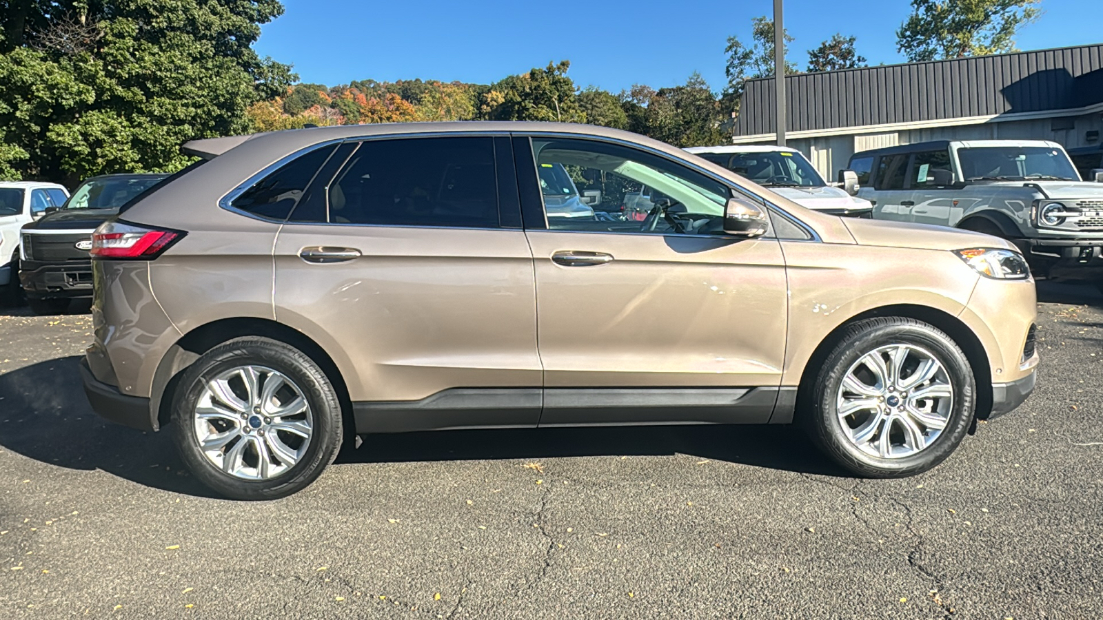 2021 Ford Edge Titanium 12