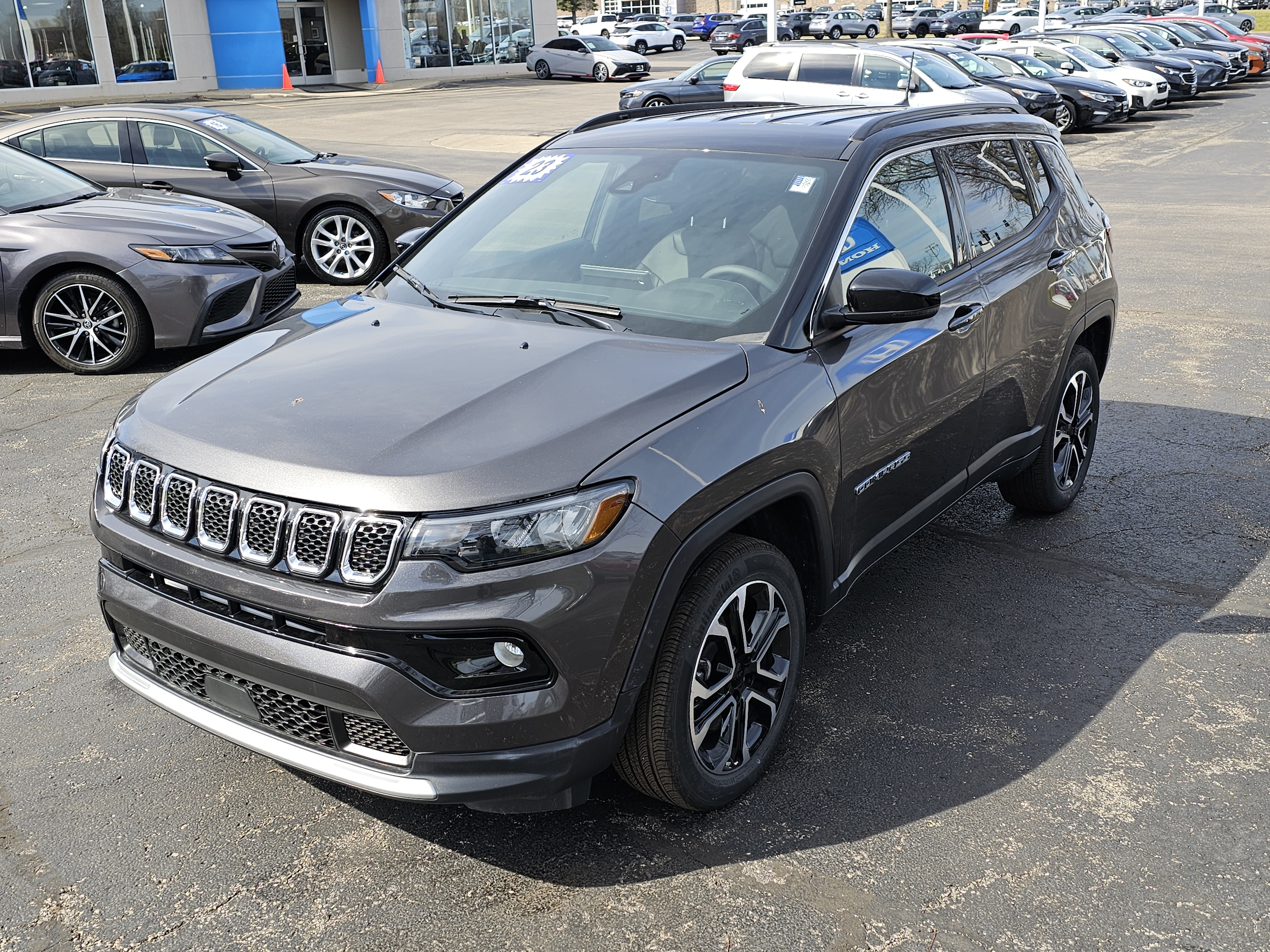 2023 Jeep Compass Limited 25