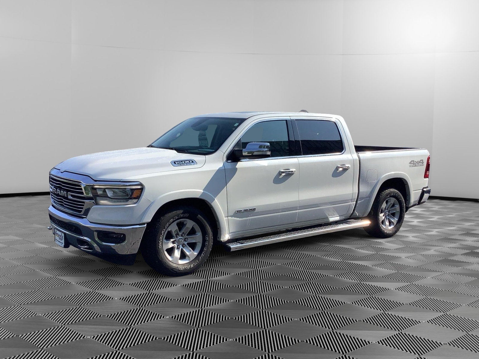 2019 Ram 1500 Laramie 1