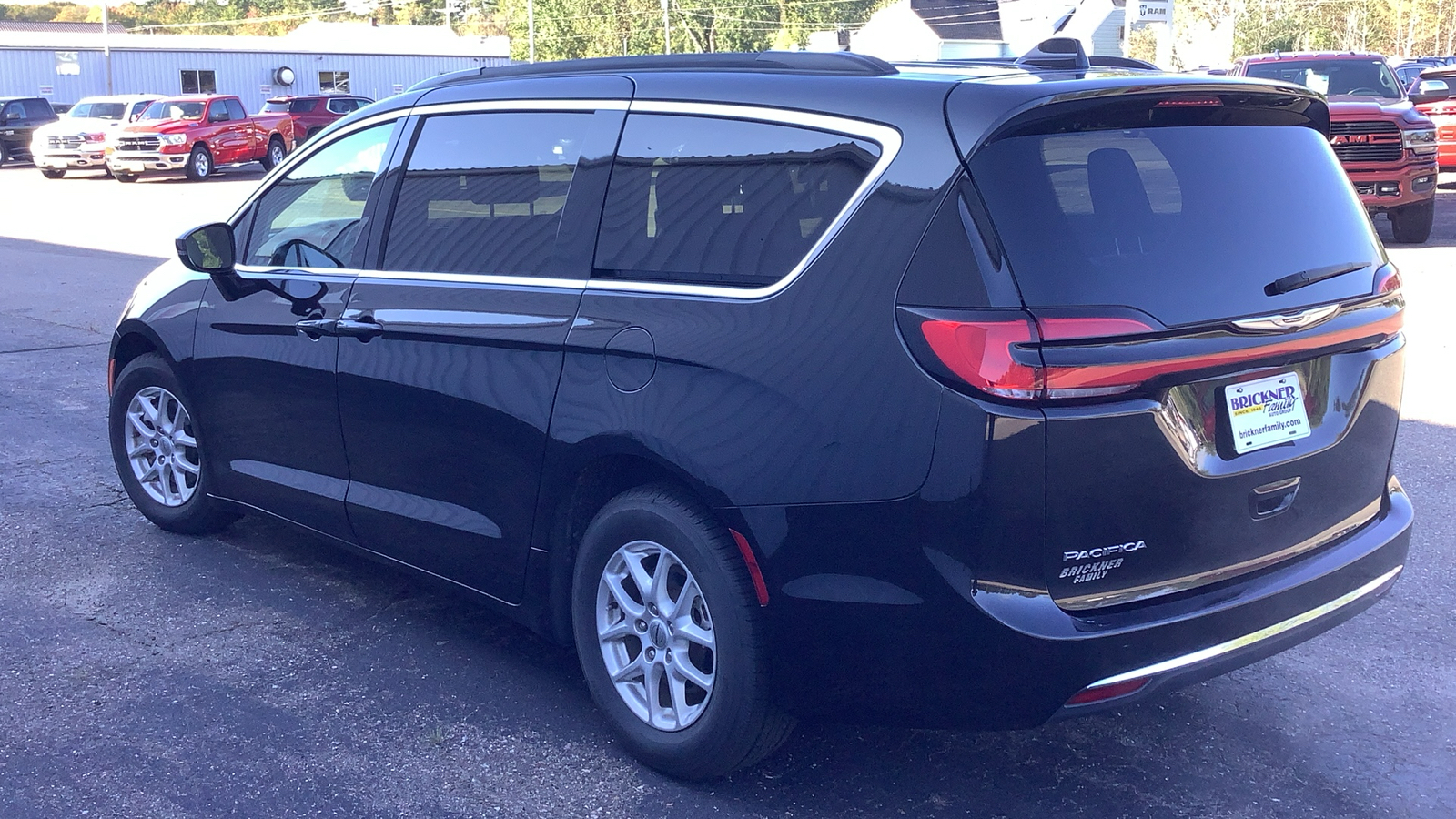 2022 Chrysler Pacifica Touring L 2