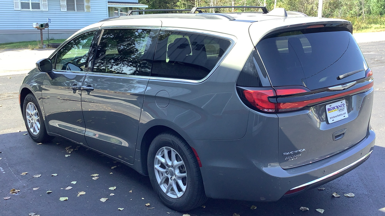 2022 Chrysler Pacifica Touring L 2