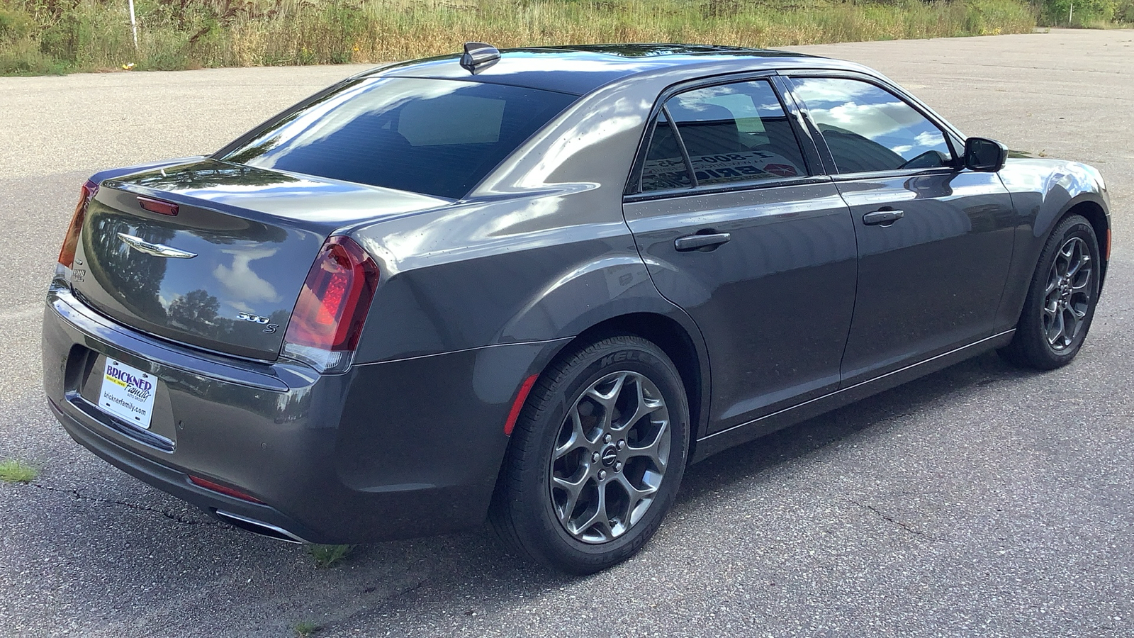 2017 Chrysler 300 S 4