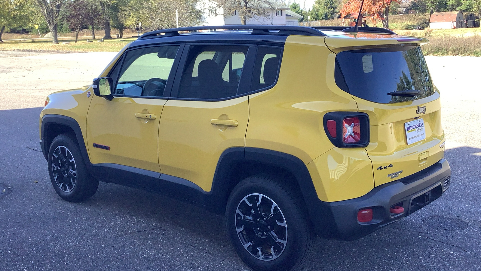 2023 Jeep Renegade Trailhawk 2