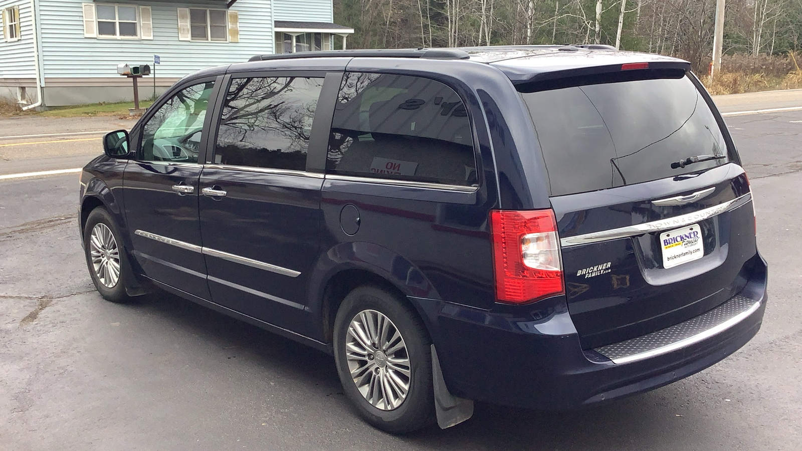 2013 Chrysler Town & Country Touring-L 2