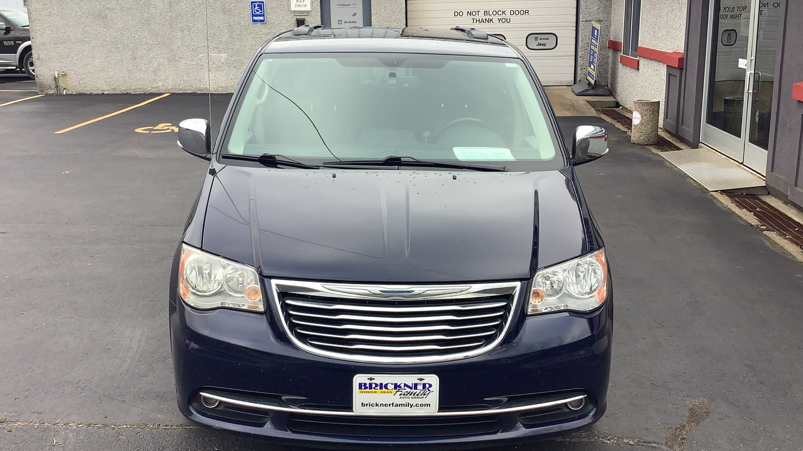 2013 Chrysler Town & Country Touring-L 6