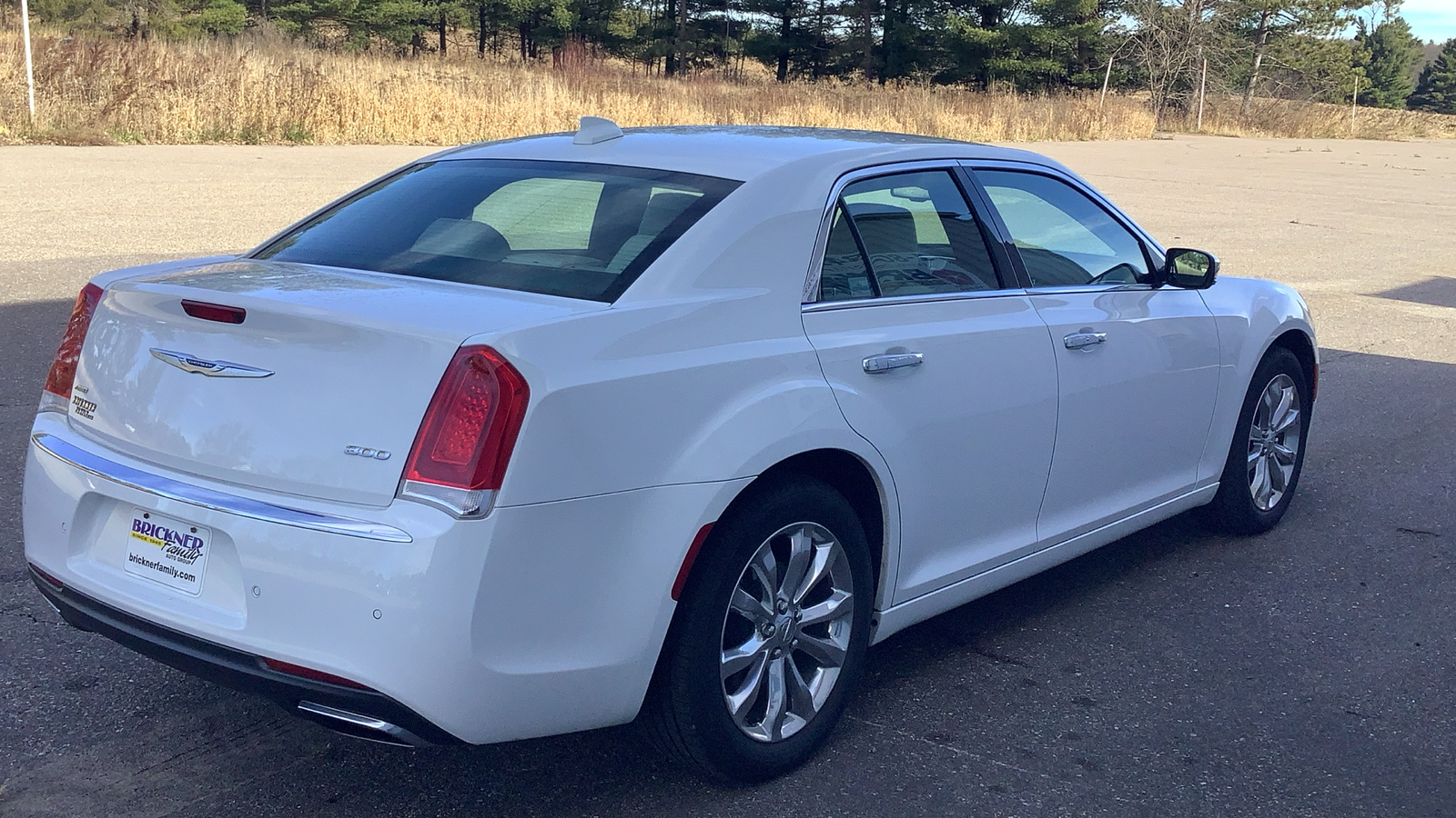 2018 Chrysler 300C Limited 4