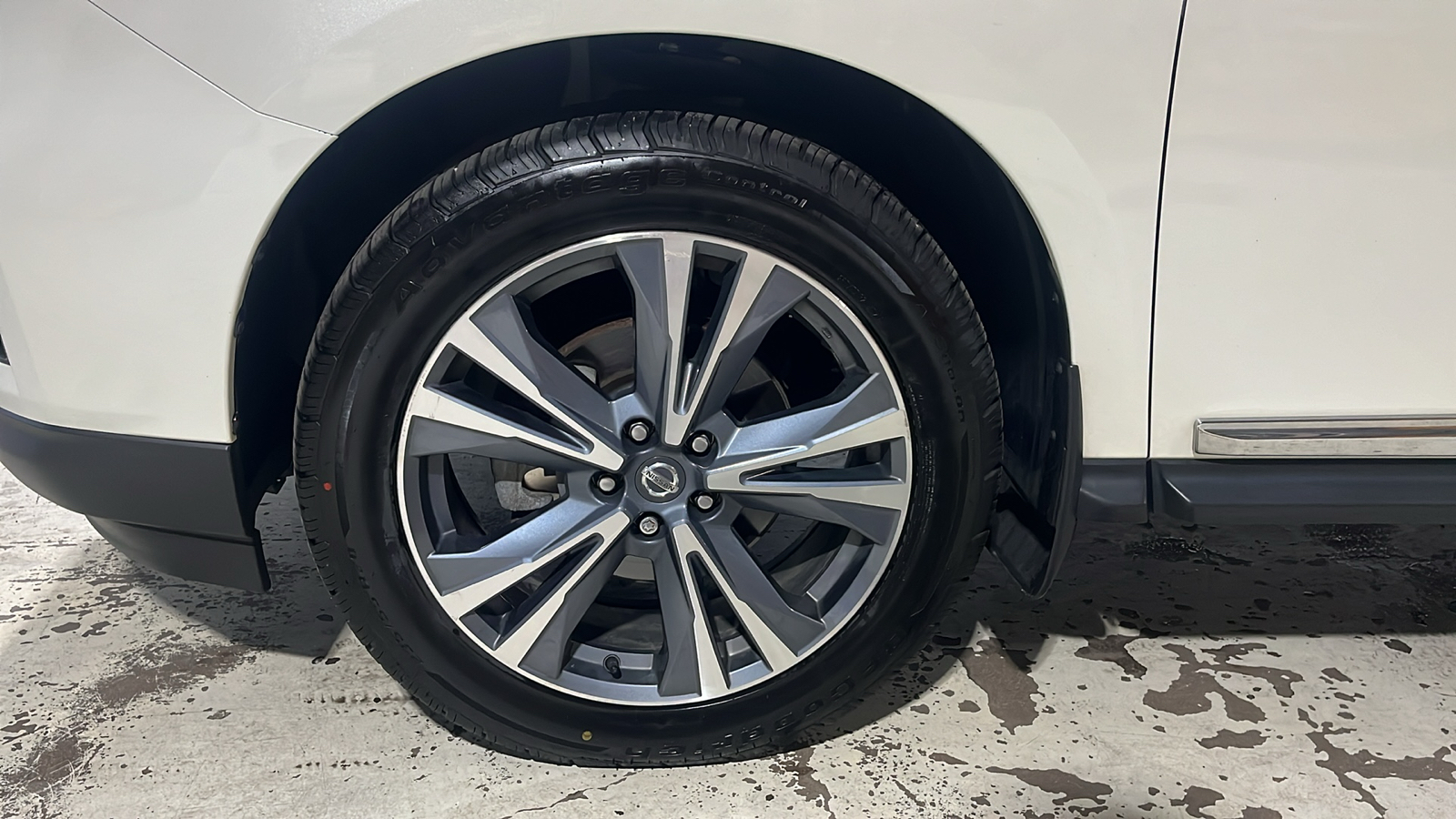 2019 Nissan Pathfinder Platinum 9