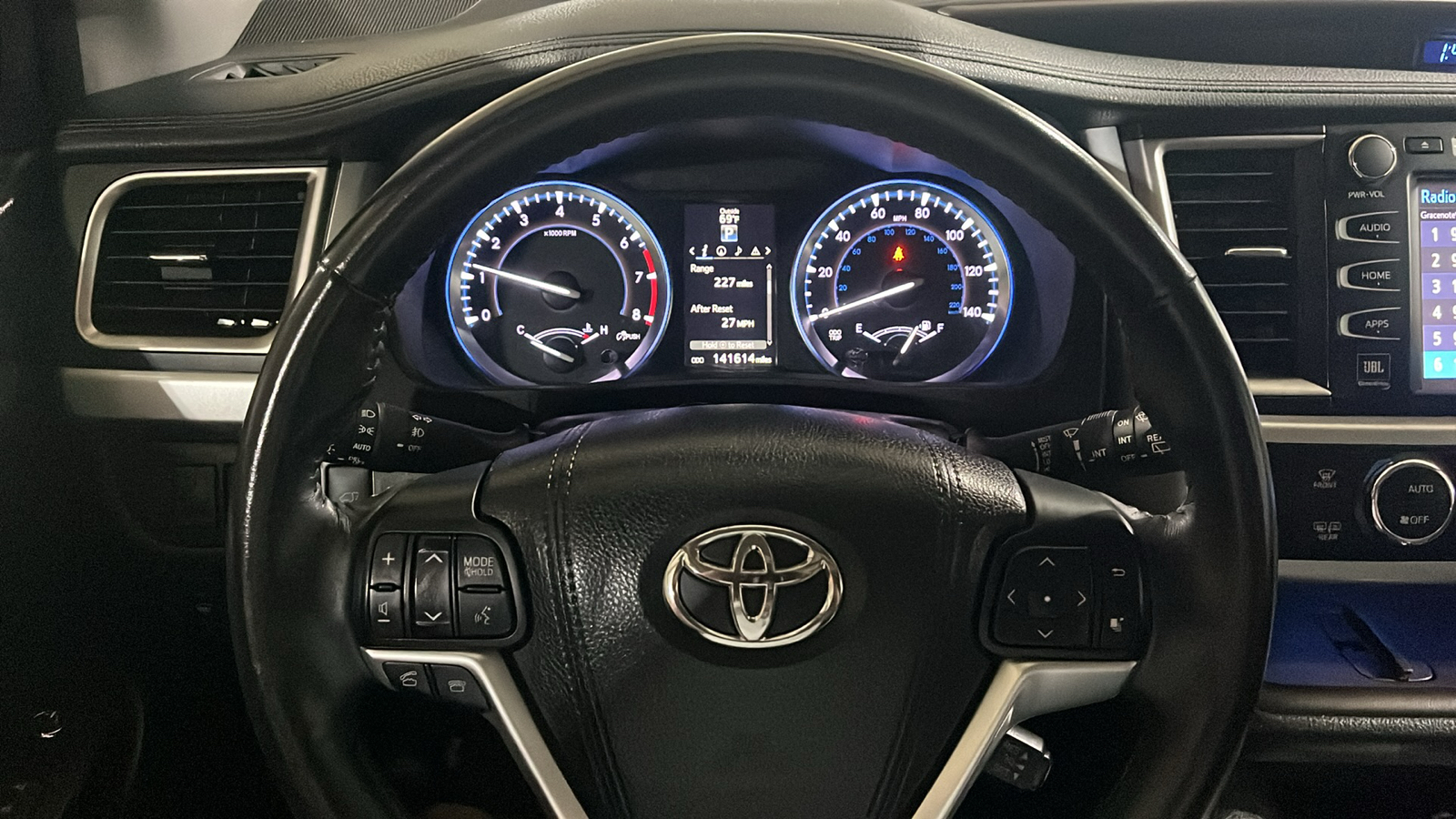 2015 Toyota Highlander Limited 12